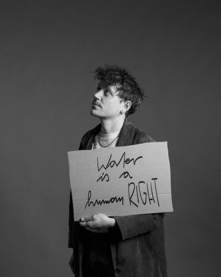 Water is a human RIGHT, Oehl